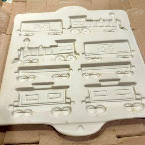 Pampered Chef Gingerbread Train Stone Mold